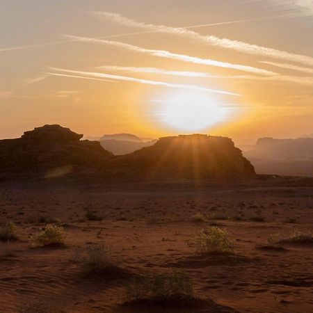 Wadi Rum Eagle Luxury Camp Hotel Ngoại thất bức ảnh