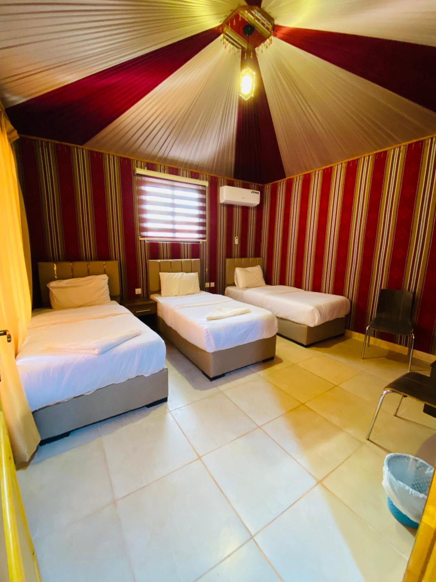 Wadi Rum Eagle Luxury Camp Hotel Ngoại thất bức ảnh